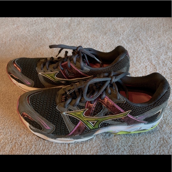 mizuno enigma running shoes